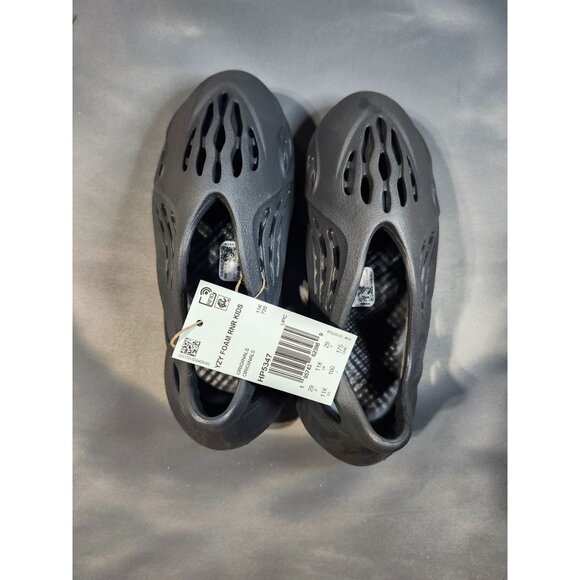 kids unisex adidas yeezy foam runners - 11k - black - Picture 2 of 8